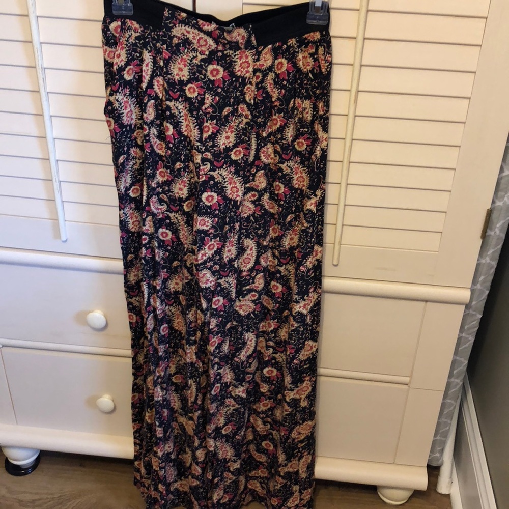 *****SOLD*****casual pants size xs